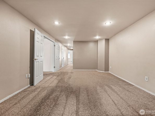 23430 100th Ave SE E102, Kent WA 98031