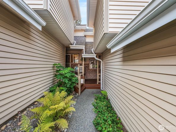 23430 100th Ave SE E102, Kent WA 98031