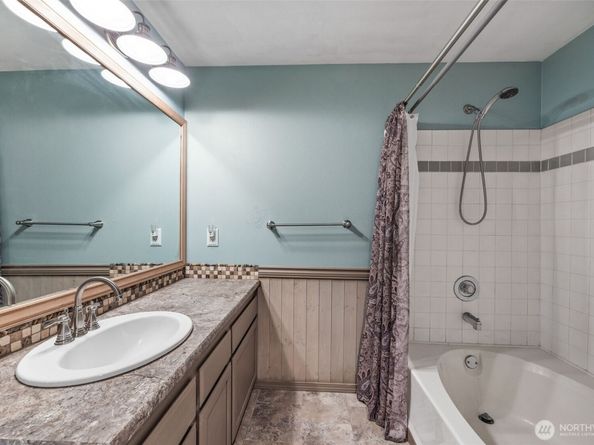23430 100th Ave SE E102, Kent WA 98031