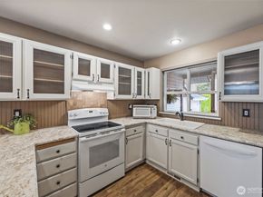 23430 100th Ave SE E102, Kent WA 98031