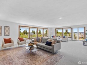 8308 Frederick Place, Edmonds WA 98026