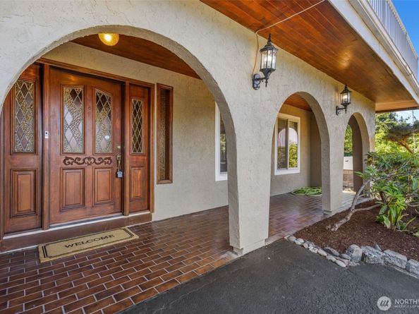 8308 Frederick Place, Edmonds WA 98026
