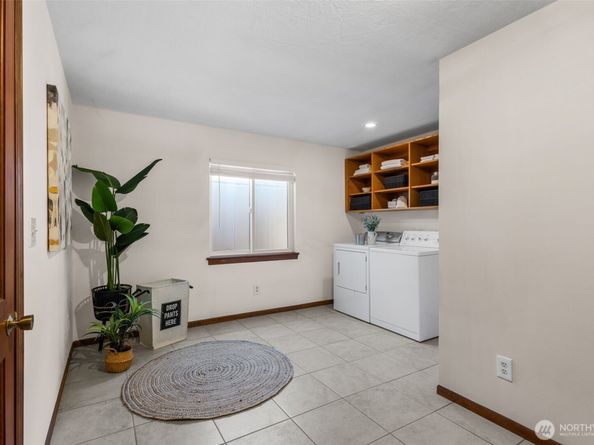 8308 Frederick Place, Edmonds WA 98026