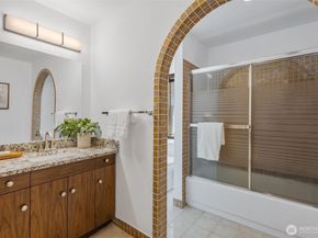 8308 Frederick Place, Edmonds WA 98026
