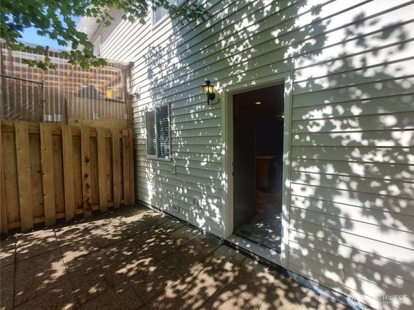 6907 Rainier Drive E 1B, Everett WA 98203