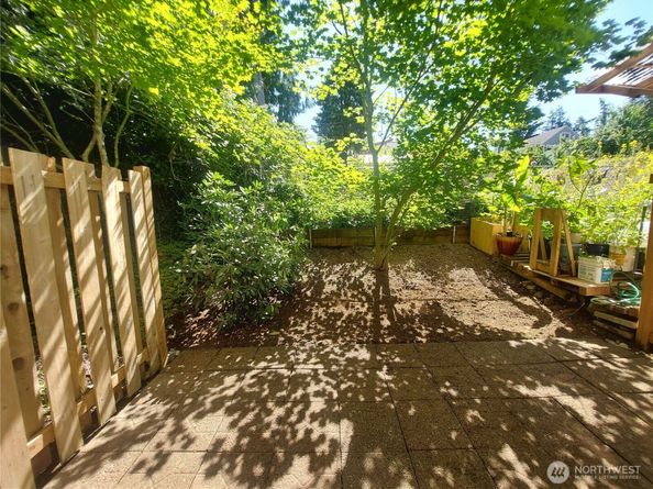 6907 Rainier Drive E 1B, Everett WA 98203