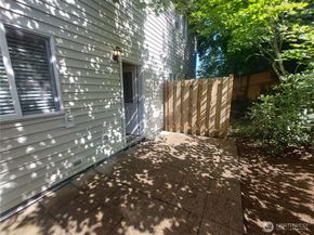 6907 Rainier Drive E 1B, Everett WA 98203