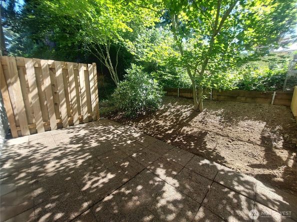 6907 Rainier Drive E 1B, Everett WA 98203
