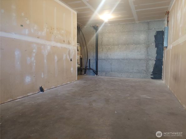6907 Rainier Drive E 1B, Everett WA 98203