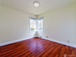 30 SE Bush Street, Issaquah WA 98027