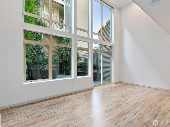 2324 1st Avenue 210, Seattle WA 98121