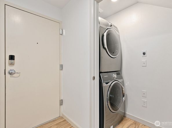 2324 1st Avenue 210, Seattle WA 98121