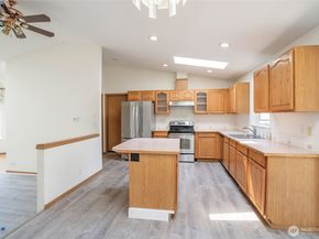 2148 SE 8th Drive, Renton WA 98055