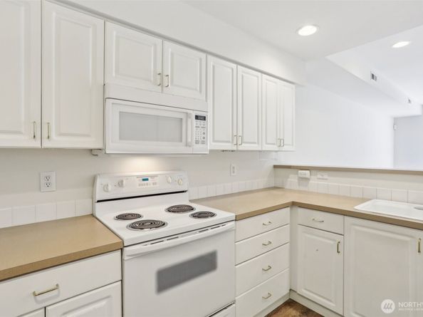 21616 9th Avenue SE C105, Bothell WA 98021