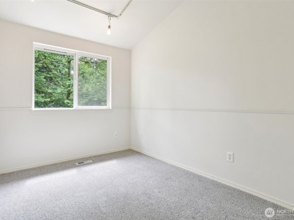 21616 9th Avenue SE C105, Bothell WA 98021