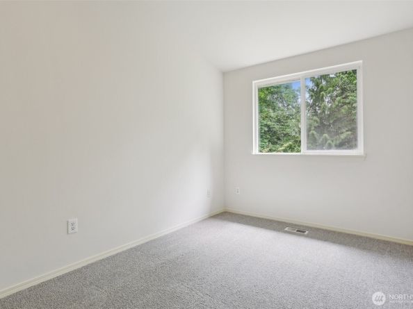 21616 9th Avenue SE C105, Bothell WA 98021