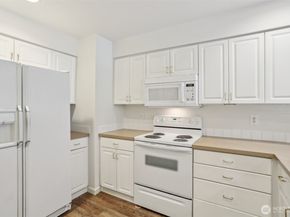 21616 9th Avenue SE C105, Bothell WA 98021