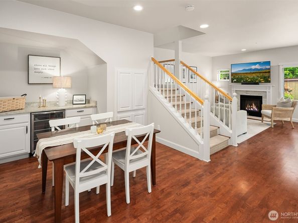 10005 NE 37th Court 106, Kirkland WA 98033