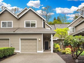 10005 NE 37th Court 106, Kirkland WA 98033