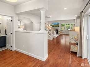 10005 NE 37th Court 106, Kirkland WA 98033