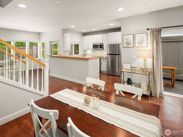 10005 NE 37th Court 106, Kirkland WA 98033