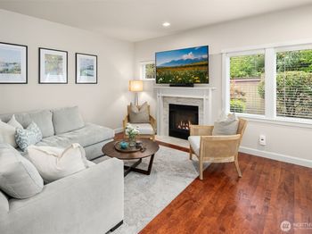 10005 NE 37th Court