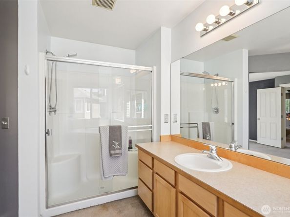 22103 45th Avenue S, Kent WA 98032
