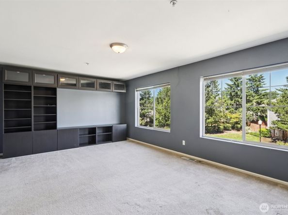 22103 45th Avenue S, Kent WA 98032