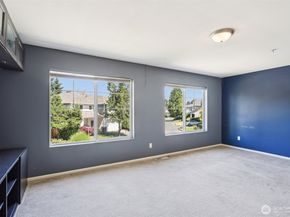 22103 45th Avenue S, Kent WA 98032