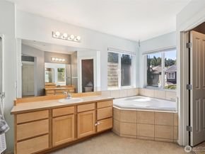 22103 45th Avenue S, Kent WA 98032