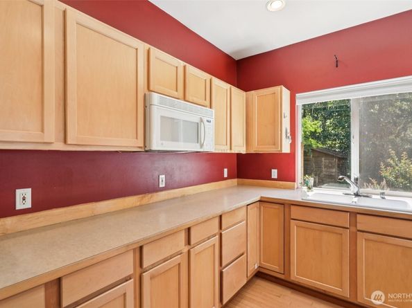 22103 45th Avenue S, Kent WA 98032