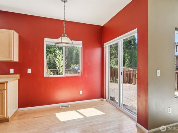 22103 45th Avenue S, Kent WA 98032