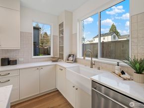 10043 8th Avenue NW, Seattle WA 98177