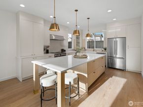 10043 8th Avenue NW, Seattle WA 98177