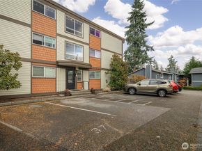 7505 212th Street SW C301, Edmonds WA 98026