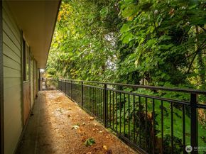 7505 212th Street SW C301, Edmonds WA 98026