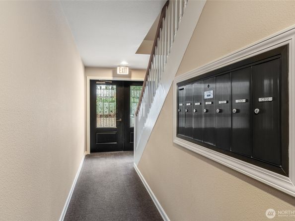 7505 212th Street SW C301, Edmonds WA 98026