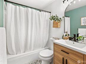 12003 100th Avenue NE 202, Kirkland WA 98034