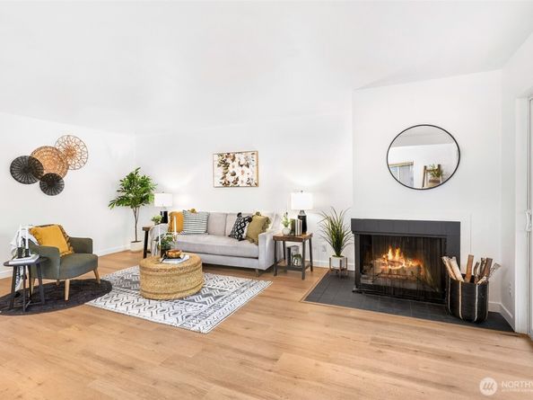 12003 100th Avenue NE 202, Kirkland WA 98034