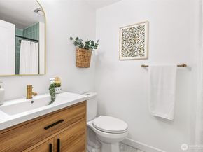 12003 100th Avenue NE 202, Kirkland WA 98034