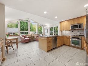 7605 146th Avenue NE, Redmond WA 98052