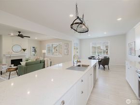 948 Panoramic Loop, Bremerton WA 98312