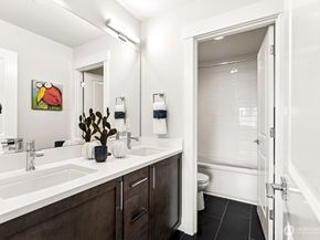 19507 81st Place NE 3, Kenmore WA 98028