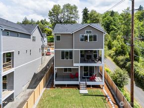 19507 81st Place NE 3, Kenmore WA 98028