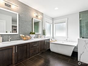 19507 81st Place NE 3, Kenmore WA 98028