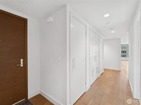 588 Bell Street 2902S, Seattle WA 98121