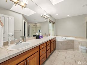 3723 Lincoln Court NE, Renton WA 98056