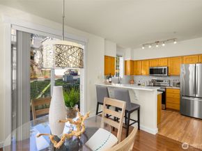 23120 SE Black Nugget Road C1, Issaquah WA 98029