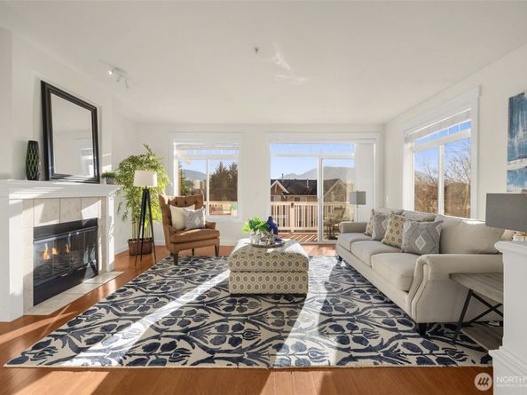 23120 SE Black Nugget Road C1, Issaquah WA 98029