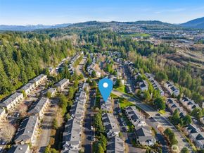 23120 SE Black Nugget Road C1, Issaquah WA 98029